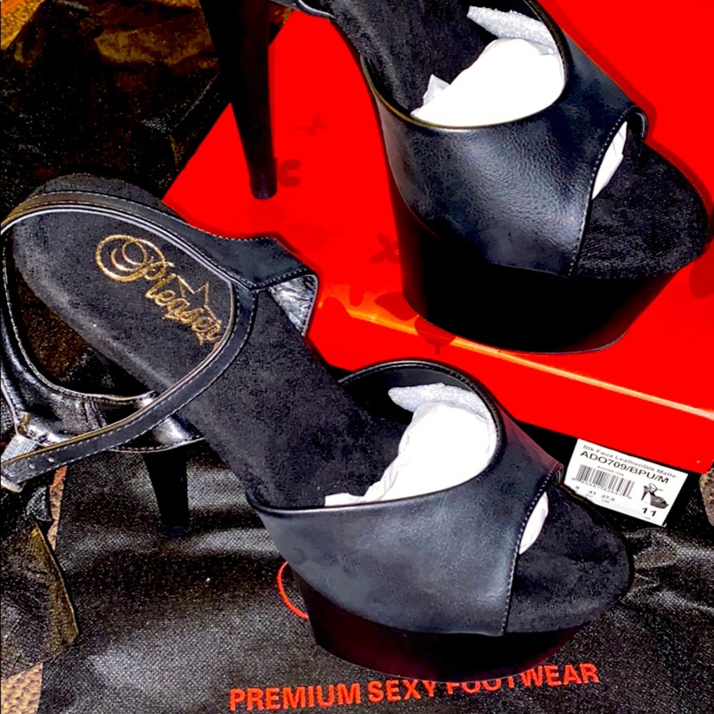 Black 7inch Pleaser heels